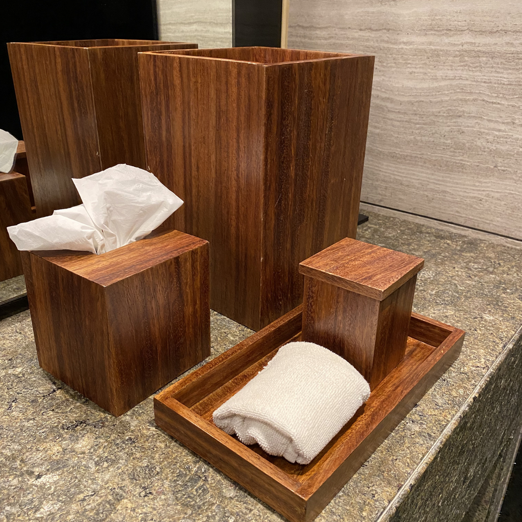 Juego de Baño — Parota
