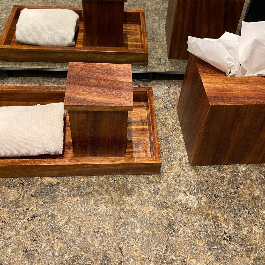 Juego de Baño — Parota